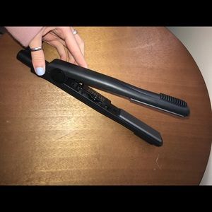 Hot Tools Flat Iron